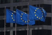 اتحادیه اروپا توقیف ۲ نفتکش متخلف یونانی را «غیرقابل قبول» خواند!