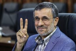 احمدی نژاد برای انتخابات ثبت نام کرد