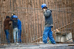 نقش موثر کارگران در کاهش آسیب های شغلی