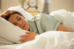 زنان بیشتر می خوابند یا مردان؟! / تحقیقات علمی در این رابطه چه می گویند؟