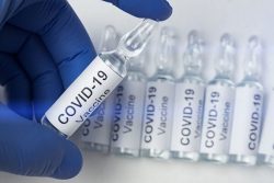پیشنهاد تزریق یک دز واکسن کرونا در سال جاری از سوی وزیر بهداشت