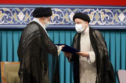 حمله روزنامه رسالت به موسوی، هاشمی، خاتمی و روحانی / ملت ایران از این جماعت یک سؤال دارند