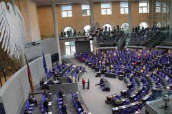 نمایندگان پارلمان آلمان چقدر حقوق و مزایا می گیرند؟