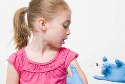 پاستوکووک برای کودکان ۶ تا ۱۸ سال مناسب است/ اگر کودکان واکسینه نشوند، چرخه ویروس ادامه ‌می یابد