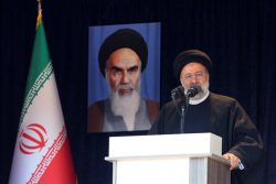 پمپئو: اگر در قدرت می ماندیم جلوی ایران را می گرفتیم